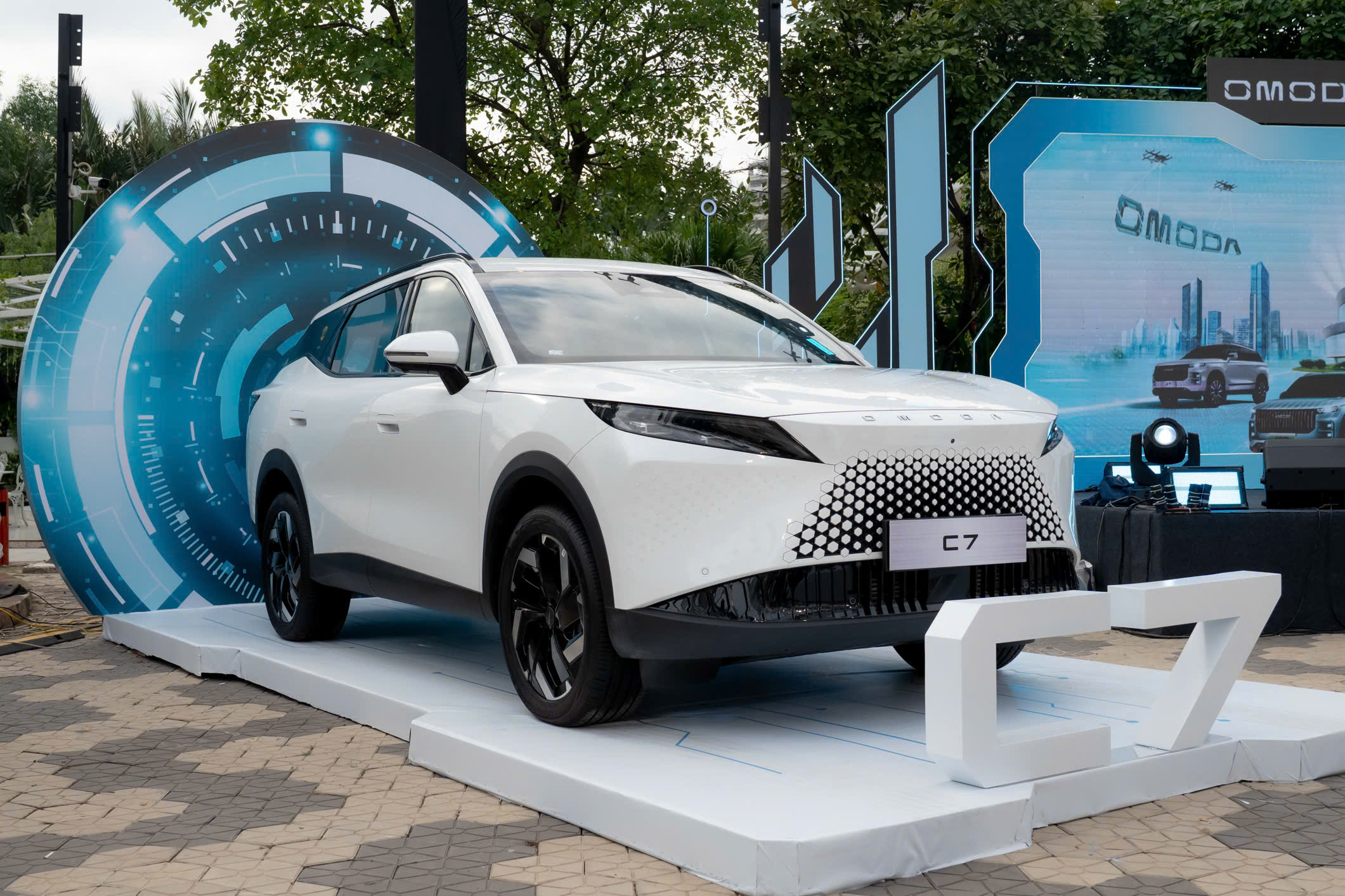 Omoda C7