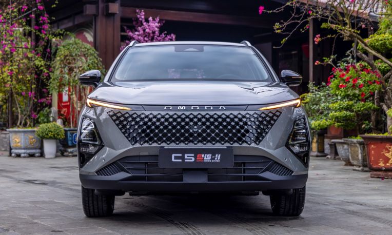 Omoda C5 HEV